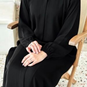عباية عملية بسحاب وجيوب مخفية من تصاميم رائع وانيق